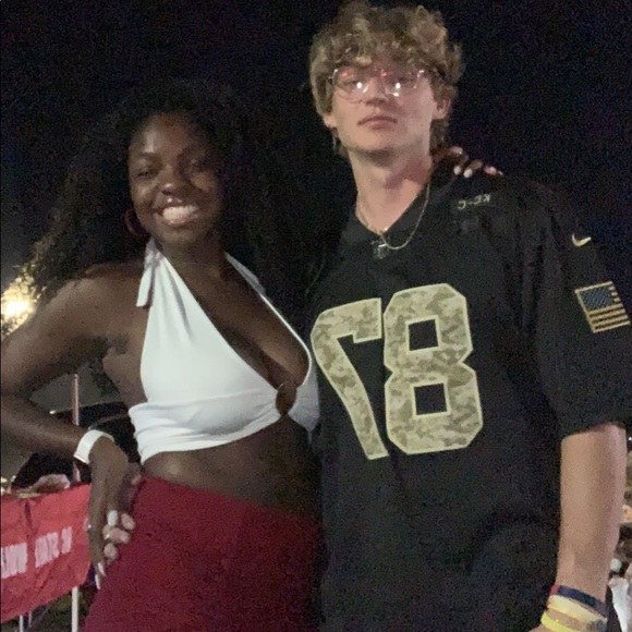 Meet your Posher, Larri - Picture 7 of 7